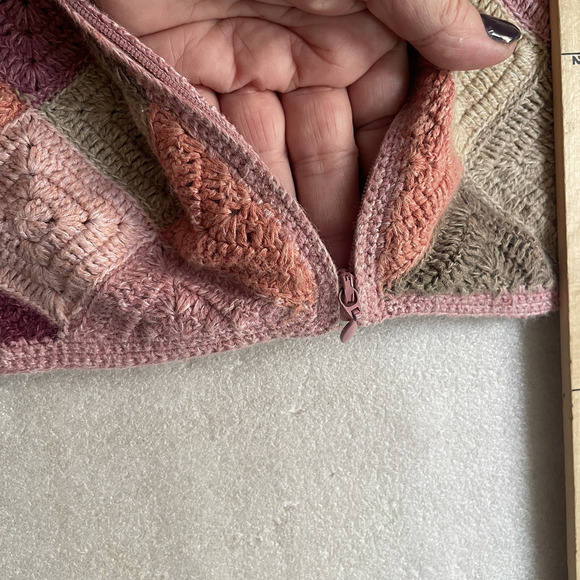 Vintage Y2K Talbots Cardigan Women Large Petite Pink Tan Crochet Patchwork Top - Picture 12 of 12